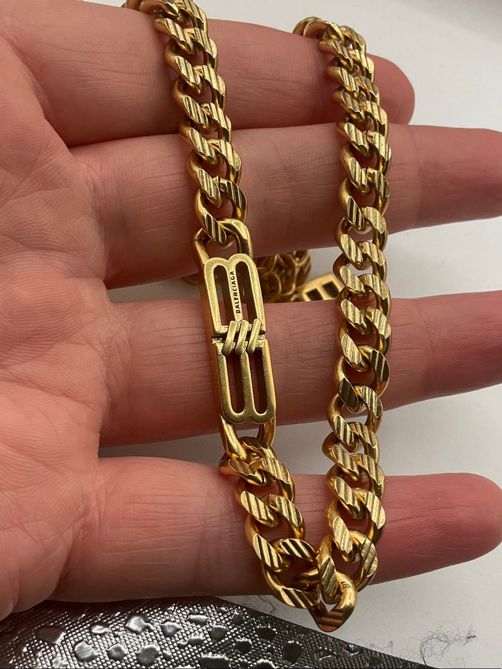 Balenciaga Gold Curb-Link Choker with Signature Clasp - Picture 5 of 5